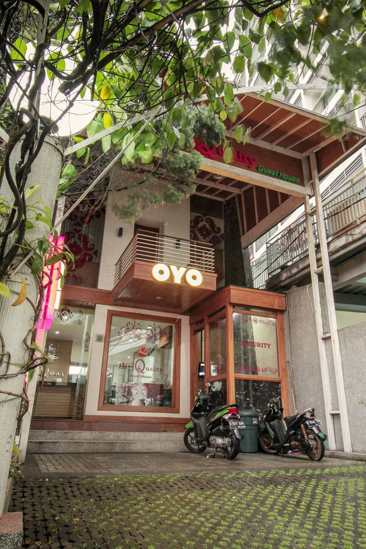 Отель Oyo 229 Hi Quality Бандунг Экстерьер фото